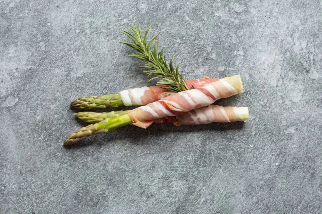 Groene asperges met gerookt spek (4)