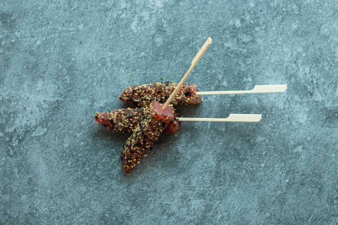 Tonijnlolly met wasabi furikaké